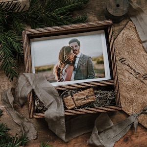 4x6 - (option to add 16gb Crystal USB) Wood print box with and area for 4x6 photos and usb drive - (spanish moss included)