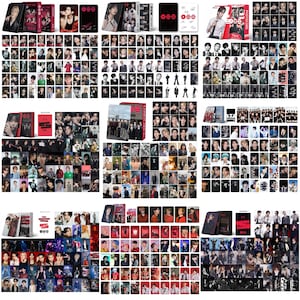 Puede incluir: Una colección de sets de tarjetas fotográficas de BTS con varios retratos individuales y grupales en empaques negros, blancos y rojos. Las tarjetas muestran diversas poses, atuendos y escenarios, incluyendo cajas de almacenamiento con el texto BTS.