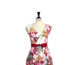 1950s style summer dress, floral print dress, Hawaiian print, V-neckline