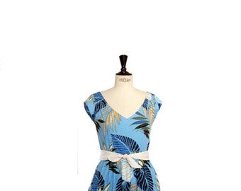 1950s style summer dress, blue flower dress, Hawaiian print, V-neck dress