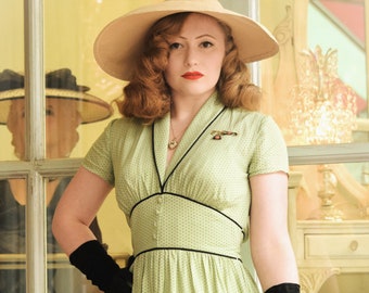 Vestido de topos. Vestido estilo vintage. 1940
