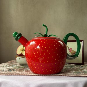 Copco tekanna, emaljerat stål med jordgubbsdesign, 2,5 liter vintage visslande