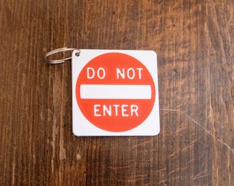 Do Not Enter Sign Keychain | 3D Printed Road Sign | Driver Gift | Car Enthusiast Gift | Traffic Sign Keychain | Stocking Stuffer