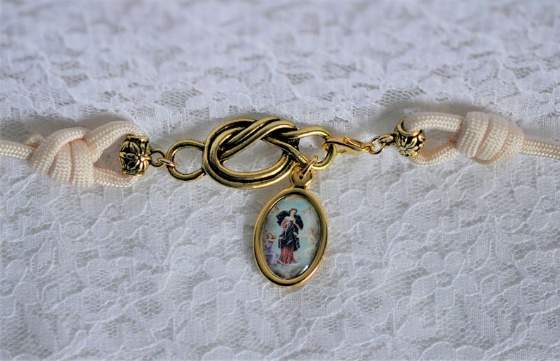 knot clasp gold tone medal /& prayer Mary Undoer of Knots Cord Bracelet with two adjustable knots