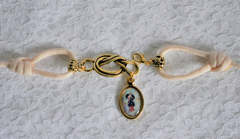 knot clasp gold tone medal /& prayer Mary Undoer of Knots Cord Bracelet with two adjustable knots