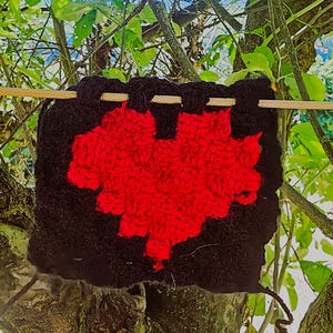 Tapisserie coeur au crochet