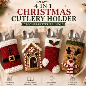 Pode incluir: Um conjunto de 4 padrões de crochê para porta-talheres de Natal com quatro designs: fato de Pai Natal, casa de gengibre, meia vermelha e rena. Cada suporte contém uma colher, um garfo e uma faca de prata. Texto: 4 IN 1 CHRISTMAS CUTLERY HOLDER.