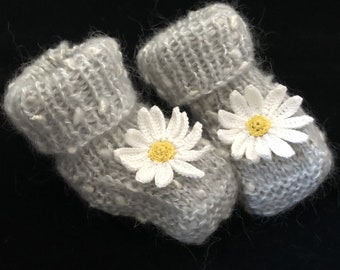 Baby Booties with daisies, Newborn Socks, Cuff booties Baby Shower Gift for Baby