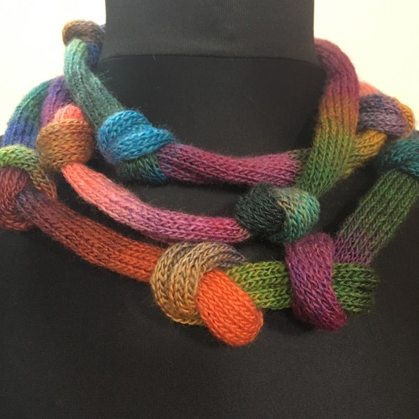 Gestrickte Perlen, Halskette, Hals accessoire mit Knoten, Kragen Geschenk für sie