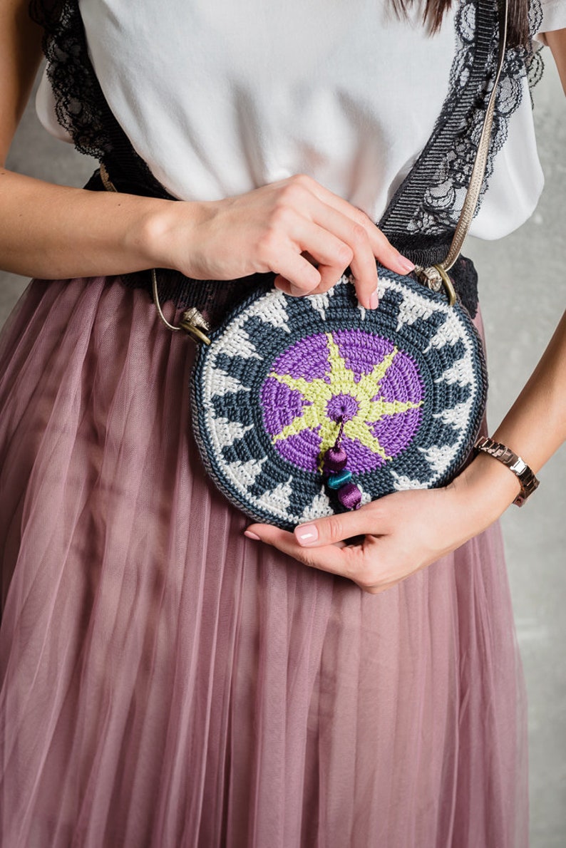 Crochet shoulder Mandala bag, small round purse, tapestry crochet wayuu Mochila style image 1