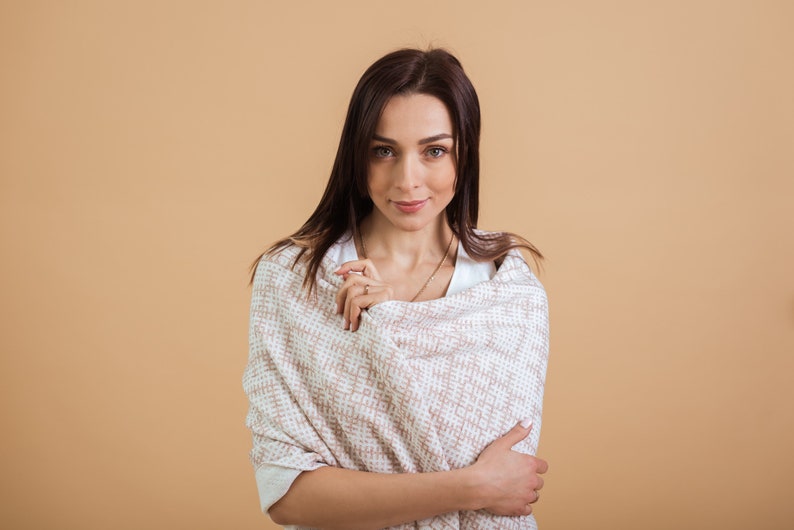 White with gold shoulder shawl for a wedding ceremony or festive events, dress cover from soft wool handmade zdjęcie 1