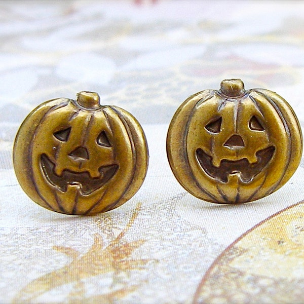 Boo - antique brass post earrings - P175