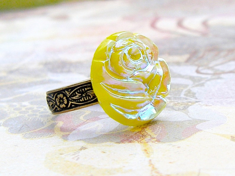 Yellow Tea Rose adjustable Vintage glass button ring image 3