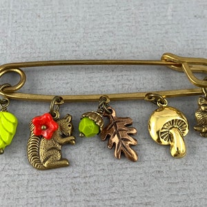 Woodland kilt pin, antique brass shawl pin, brooch, squirrel pin, owl pin, acorn pin, leaf, mushroom - PIN100