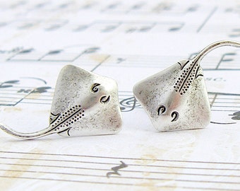 Stingray - antique silver plated hypoallergenic titanium post earrings, manta rays, ocean jewelry, vacation earrings, summer jewelry - P100