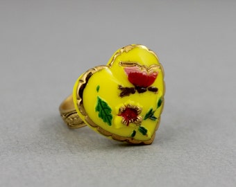 Butterfly Meadow in Bright Yellow - verstelbare hartvormige Tsjechische glazen knoopring, statement ring, up-cycled, hergebruikte natuurring