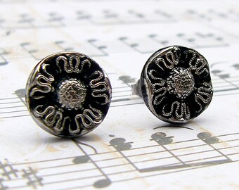 Silver Dusted Button Daisy - vintage glass button post earrings