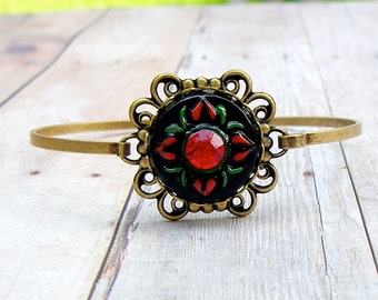 Red and Black Floral - vintage glass button bangle bracelet