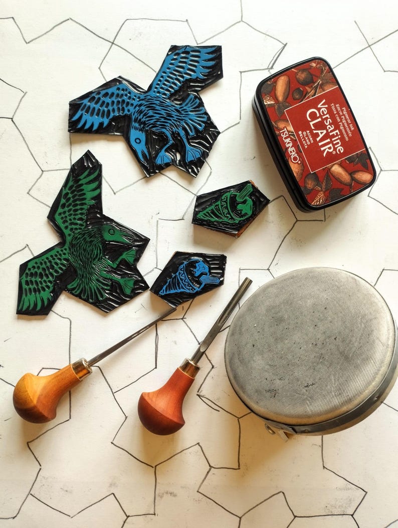 Ice Cream Thieves | hand made A4 linocut print showing seagulls stealing ice creams imagen 4