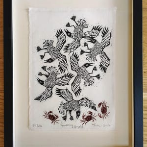 Squabbling Seagulls and Crabs | limited edition hand pulled A4 black, red and white linocut print immagine 4
