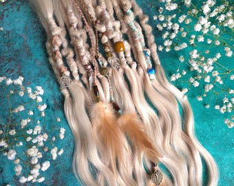 Extension per dreadlock in capelli umani, biondo bohémien, con punte lussuose e nodi veri.