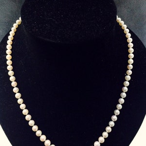 Necklace graduated akoya pearls, 18ct gold clasp with diamonds image 4