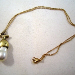 Acorn gold and pearl necklace image 4