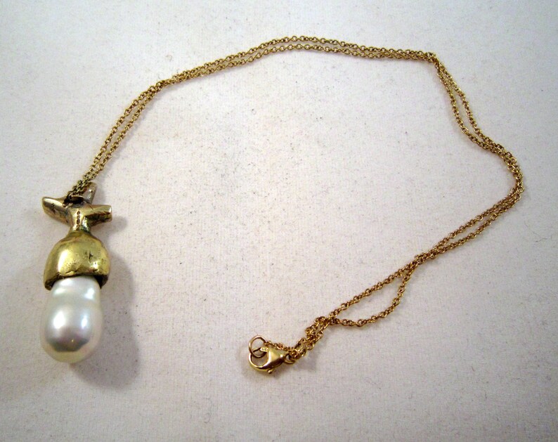 Acorn gold and pearl necklace image 4
