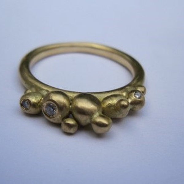 18ct gold and diamond ring