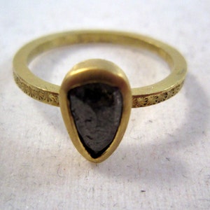 Grey pear shaped diamond 18ct gold ring image 4