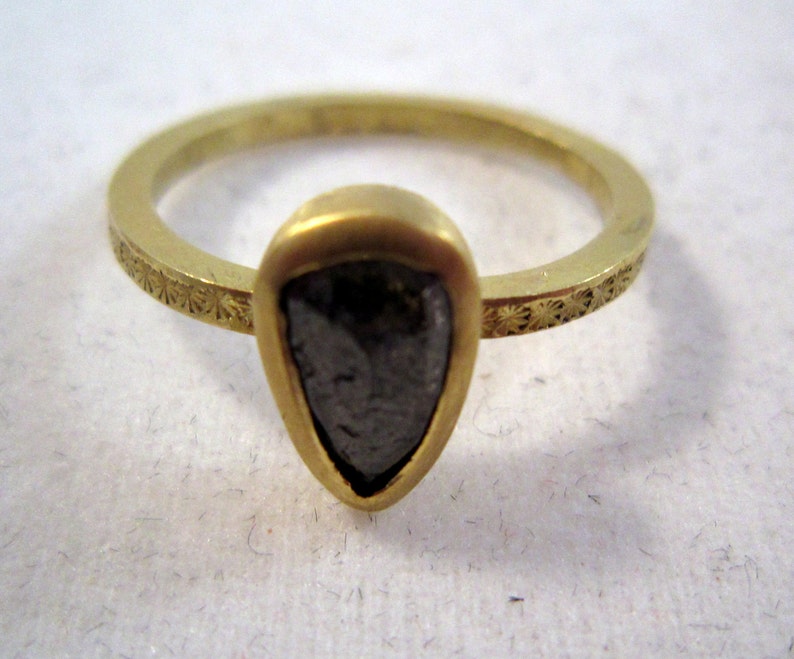 Grey pear shaped diamond 18ct gold ring image 4