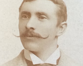 Magnificent Mustache Vintage CDV Carte de Visite Photo