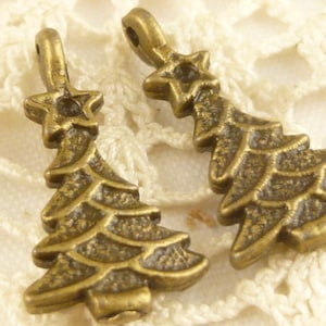 Antique Bronze Christmas Tree Charms (6) -CH7