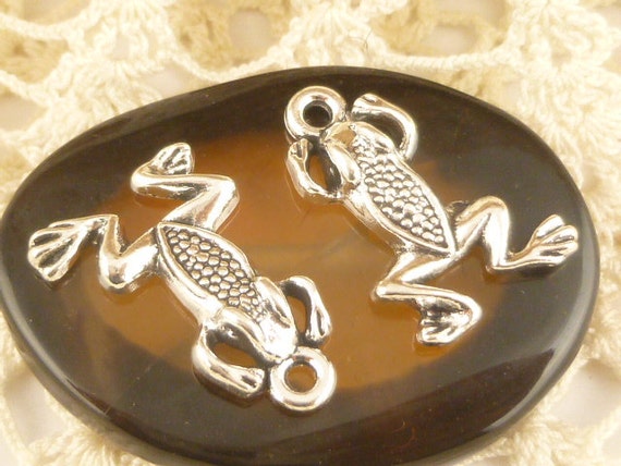8 Frog Charms Silver Tone #S0175 8 Frog Charms Silver Tone #S0175