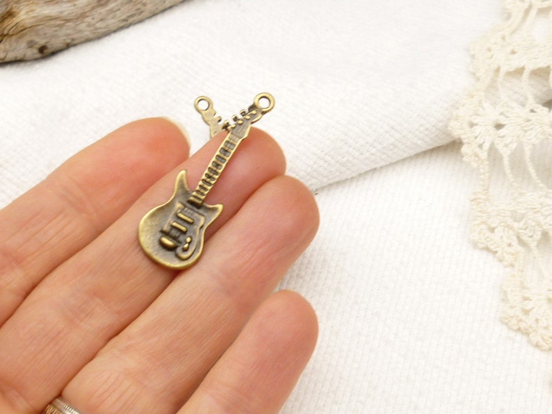 Electric Guitar Charm Pendant, Bronze Guitar Charm 5 A47 image 4