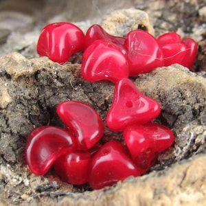 7x4mm Cherry Red Flower Glass Beads, Blood Red Czech Flower Beads (15)