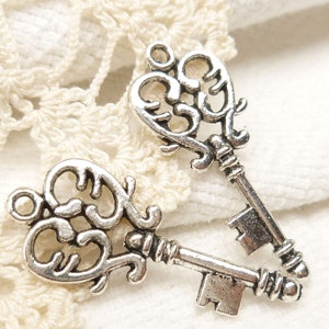 Silver Tone Key Charms, Filigree Skeleton Key Charms, Antiqued Silver (6) - S125