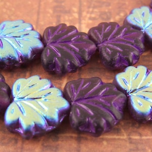 10 x 13 mm tschechische Ahornblatt-Perlen, Glasblätter-Perlen, violette Blatt-Perlen mit AB-Finish (10 oder 20 Perlen) - 1827 / Map
