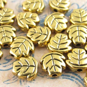 Perline distanziatrici a forma di foglia color oro, perline in metallo a forma di foglia d&#39;acero, perline distanziatrici a forma di foglia di quercia, perline a forma di foglie color oro anticato (20) - G11
