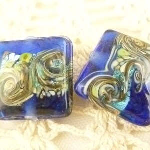 14mm Navy Blue Wavy Swirl Lampwork Beads, Ocean Waves Square Pillow Glass Beads (2)