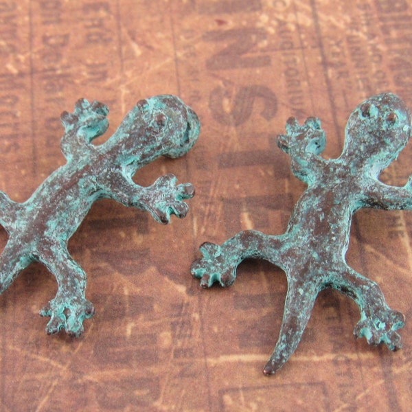 Rustic Patina Gecko Pendant, Blue Lizard Mykonos Casting Charm (2) - M2 - X2040