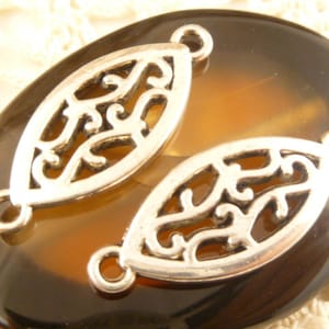 26mm Floral Filigree Connector, Silver Filigree Charm, Small Ornate Connector Link (6) - SF58
