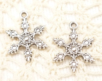 Antique Silver Christmas Snowflake Charms (6)