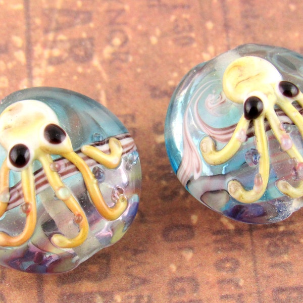 20mm Blue Octopus Glass Bead, Ocean Blue Disc Focal Bead (2)