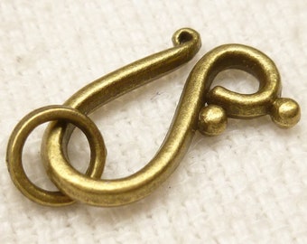 Antique Bronze Clasp, Hook and Eye Clasp Closure (4 sets) - A28