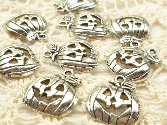 Sterling Silver Jack-O'-Lantern Pendant With Sterling 24' Chain 7.3g