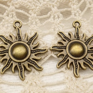 Radiating Sun Charms, Antique Bronze 6 A39 image 2