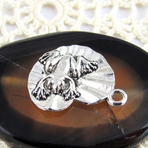 Silver Tone Frog Charms, Frog on Lily Pad Charm (4) - S40