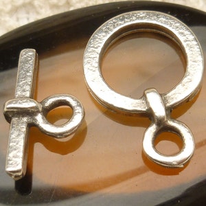 Kleiner schlichter Knebelverschluss aus Zinn, Mykonos Guss (4 Sets) - M47