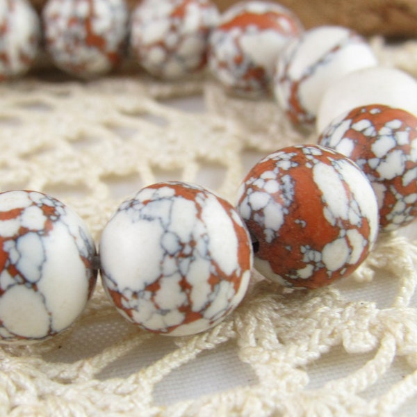 10mm Tan and White Marbled Mosaic Round Beads (8)